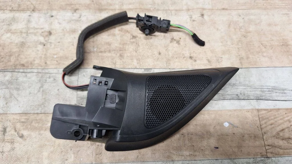 Front door high frequency speaker 1K9837973