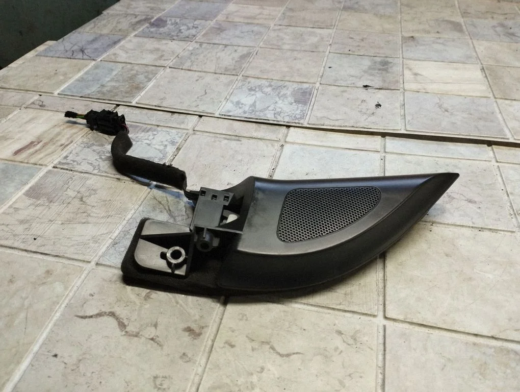 Front door high frequency speaker 1K0837993A