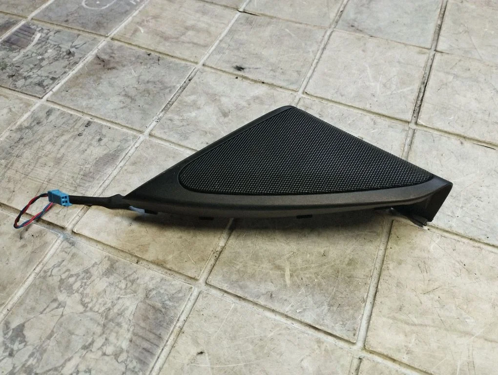 Front door high frequency speaker – BMW 7 Series F01 F02 F03 F04 (2008-2016)