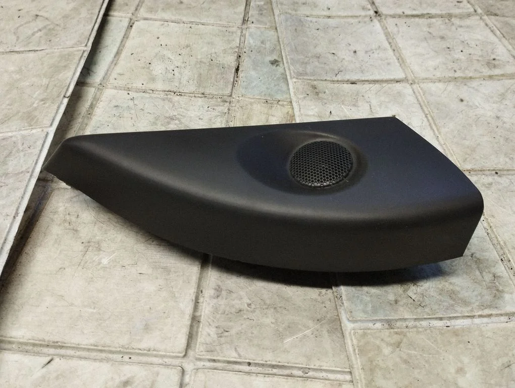 Front door high frequency speaker – front right