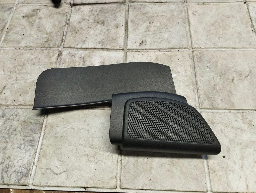 Kõrgsageduslik kõlar(id) esiustes – Ford Focus (2010-2017)