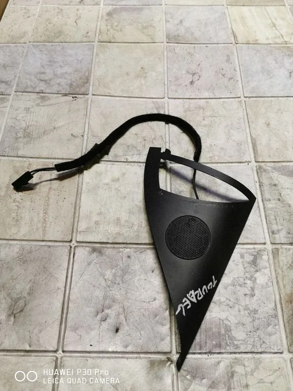 Front door high frequency speaker 7L6837993