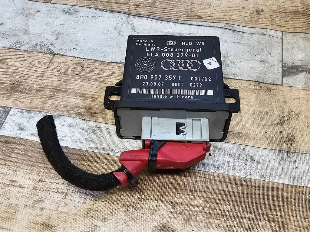 Light module LCM – Audi A4 S4 B7 8E 8H (2005-2008)