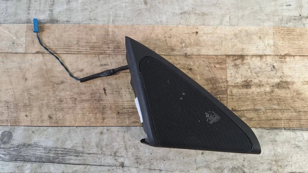 Front door high frequency speaker – BMW 7 Series F01 F02 F03 F04 (2008-2016)