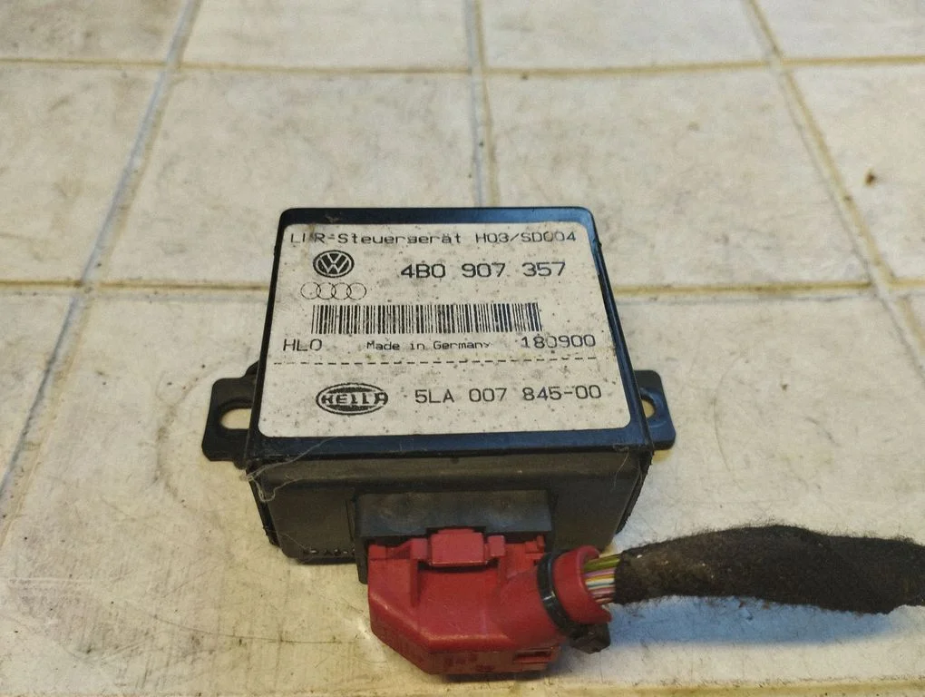 Light module LCM 4B0907357