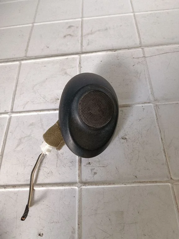 Front door high frequency speaker 849104A110