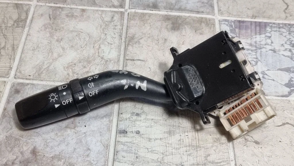 Indicator stalk – Mazda 6 (2002-2008)