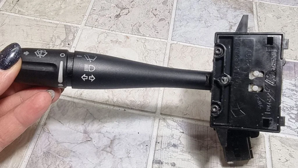 Indicator stalk 04685711AA