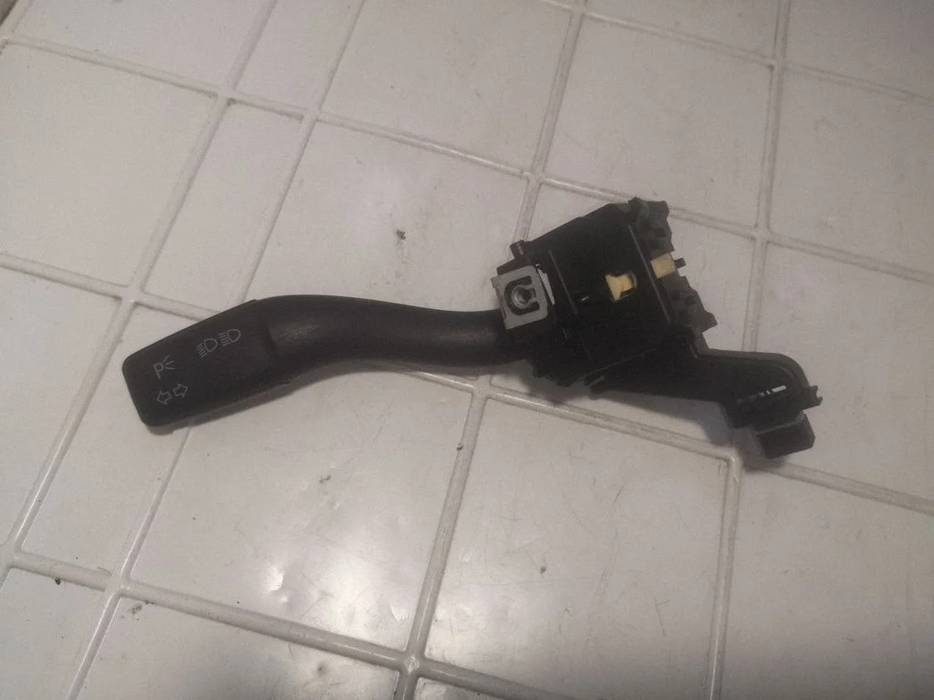 Suunatulede/tulede hoob – Audi A3 S3 8P (2003-2012)