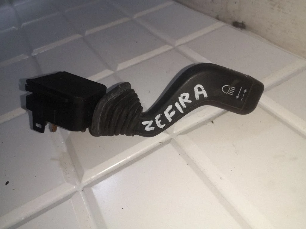 Suunatulede/tulede hoob – Opel Zafira A (1999-2005)