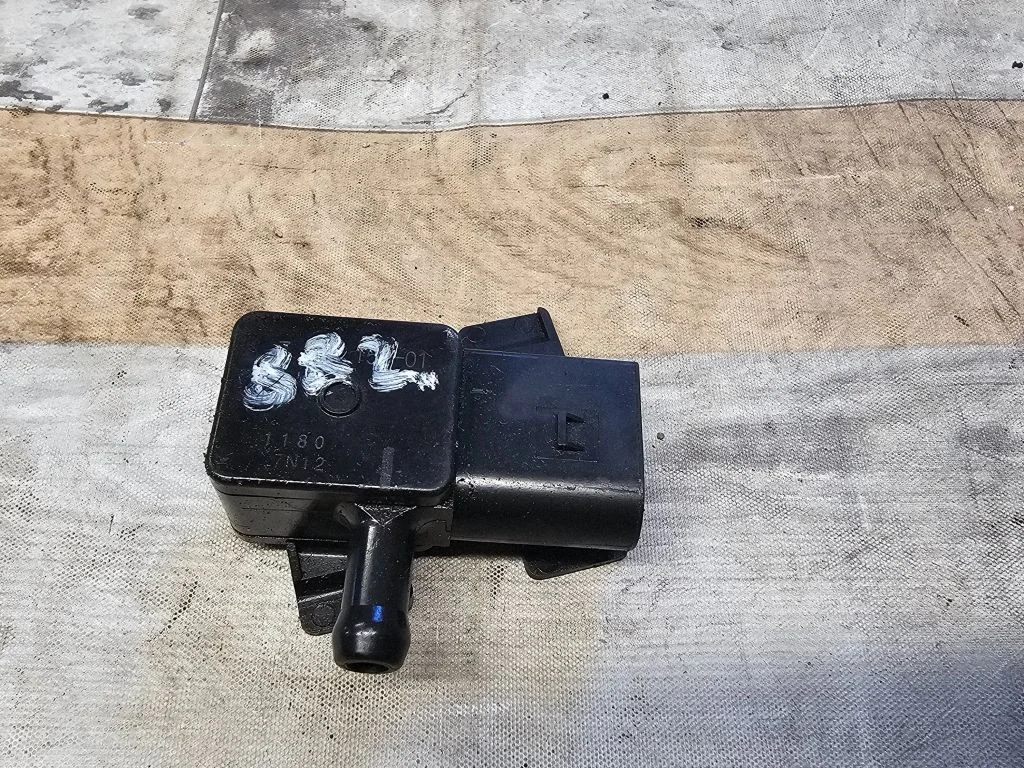 Exhaust gas pressure sensor – BMW 7 Series F01 F02 F03 F04 (2008-2016)