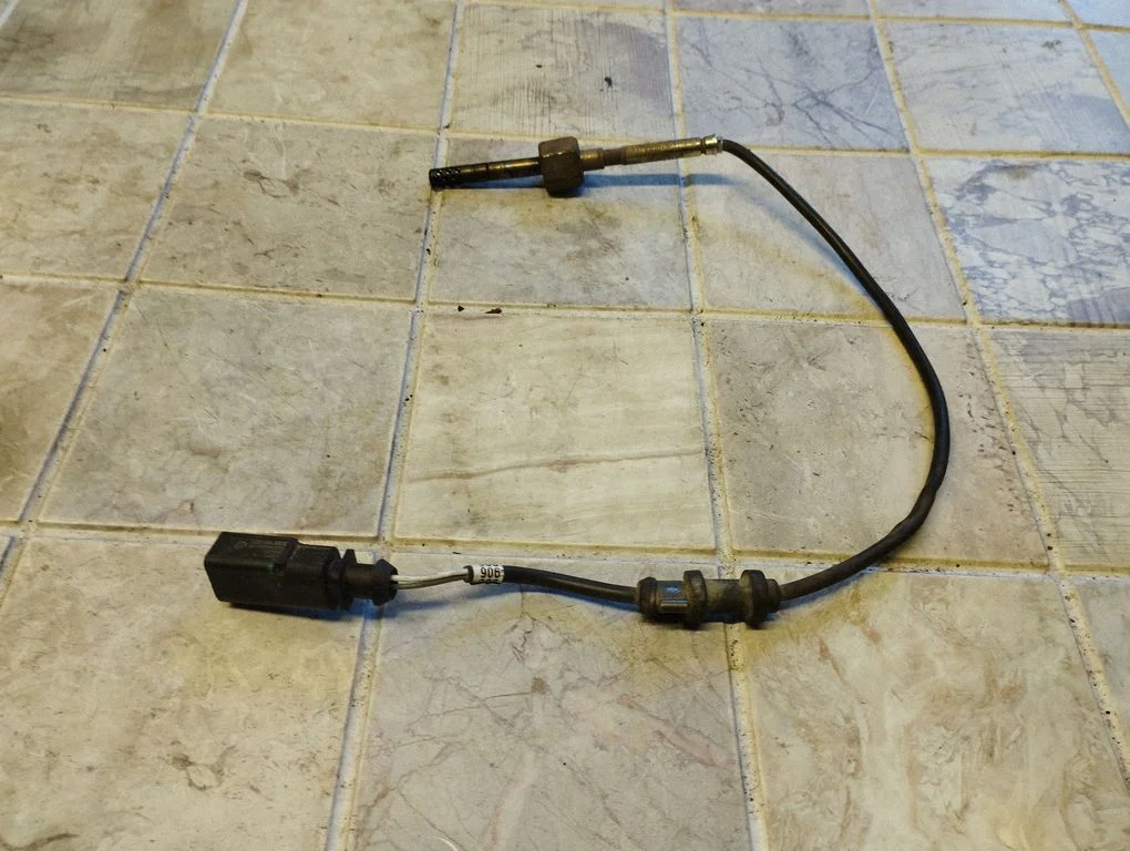 Exhaust gas pressure sensor – Volkswagen Golf Plus (2005-2013)