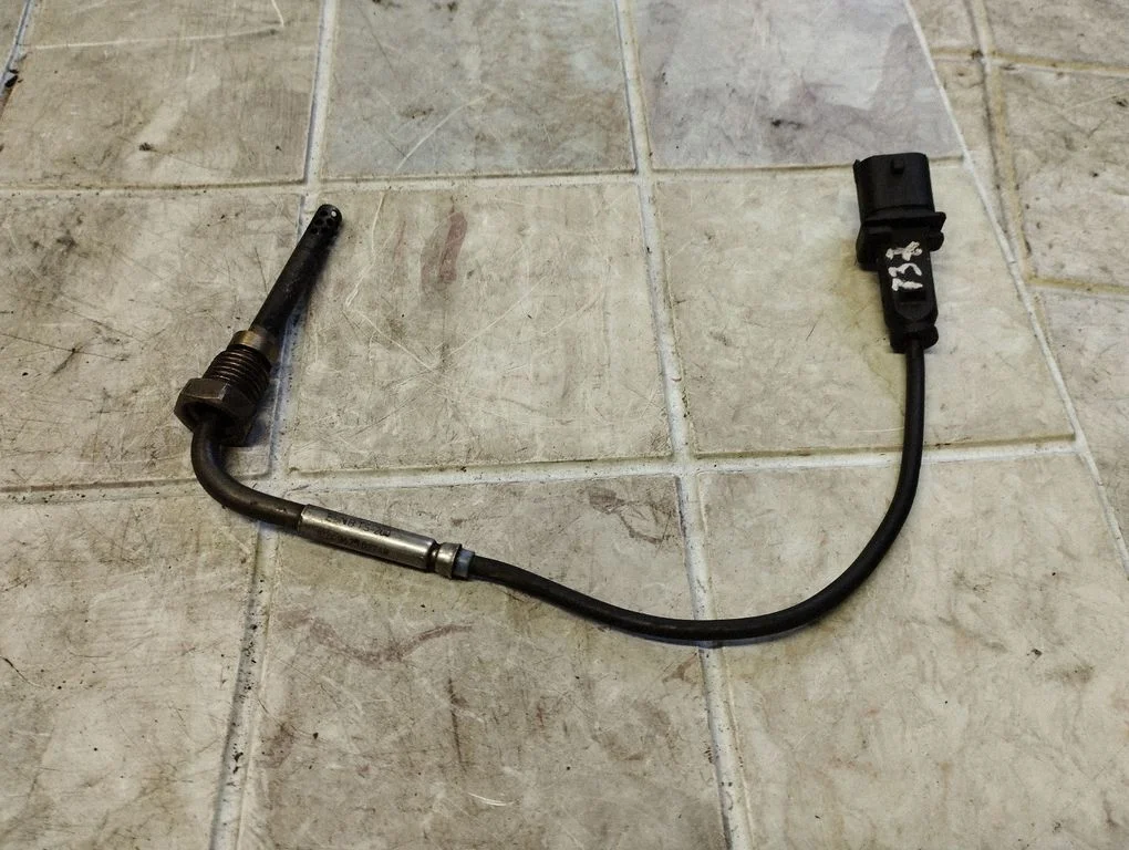 Exhaust gas pressure sensor 55566185