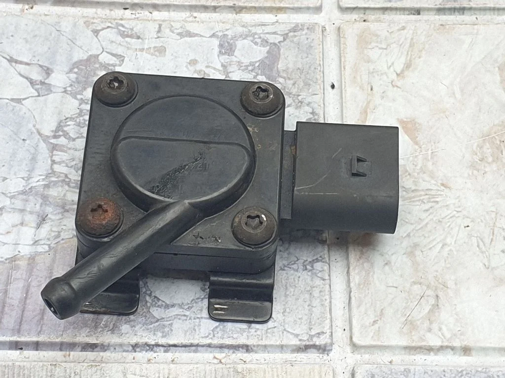Exhaust gas pressure sensor – BMW 3 Series E90 E91 (2005-2012)