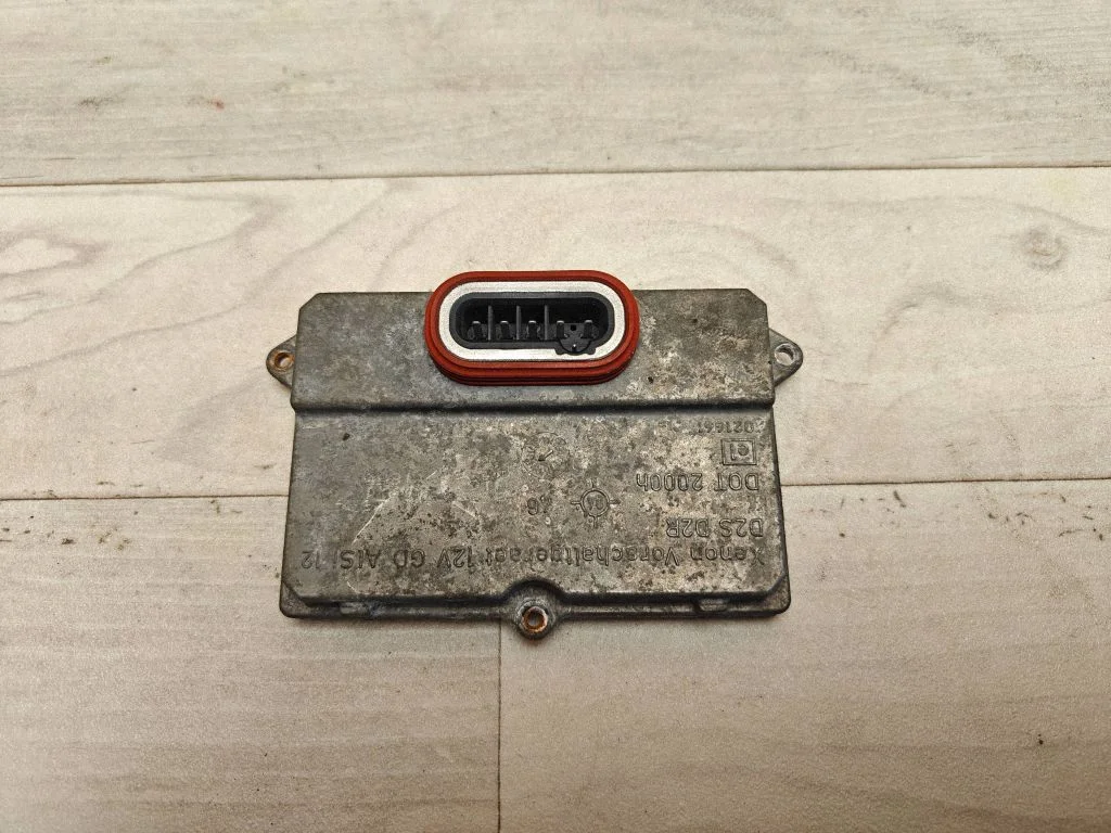 Headlight ballast module Xenon 5DV00829000