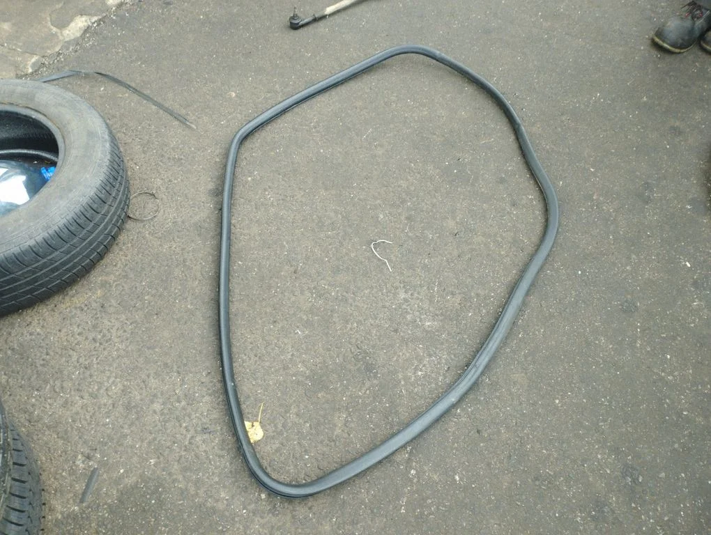 Esiukse tihend (ukse pool) – Audi A6 Allroad C6 (2006-2011)