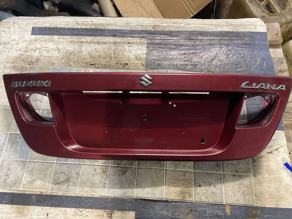 Tailgate trim 8394054G00