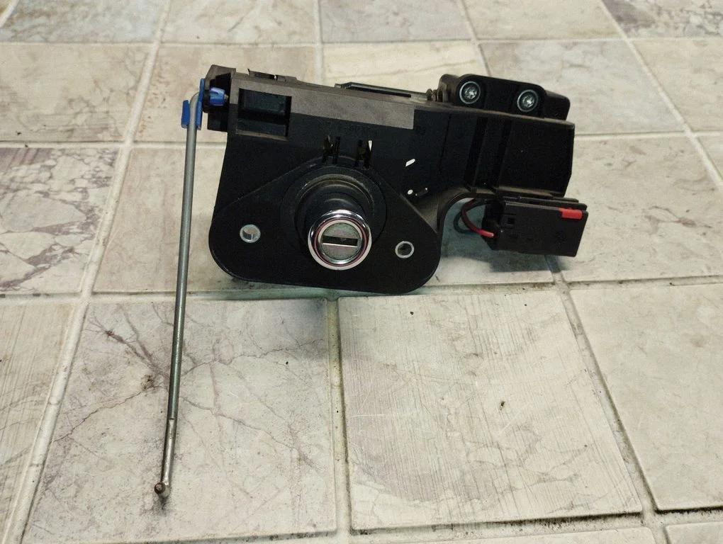 Tailgate exterior lock – Opel Meriva A (2003-2010)