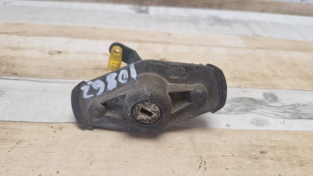 Tailgate exterior lock – Volvo S80 (1999-2003)