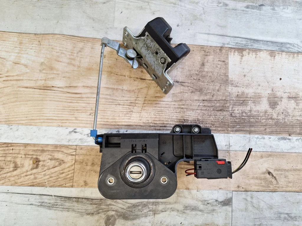 Tailgate exterior lock – Opel Meriva A (2003-2010)