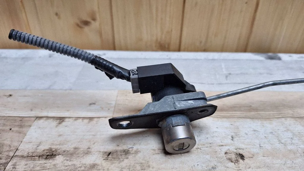 Tailgate exterior lock – Honda Civic (2006-2011)