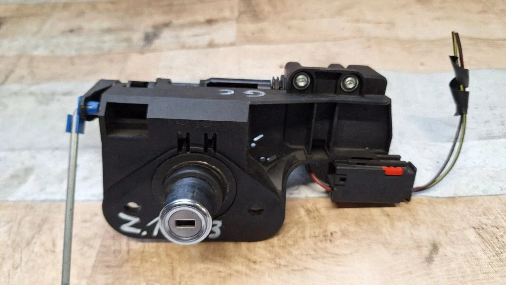 Tailgate exterior lock – Opel Meriva A (2003-2010)