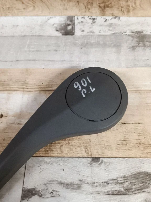Seat back rest control lever/handle