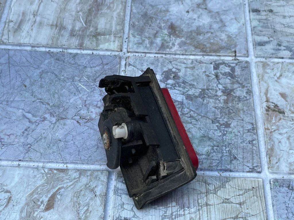 Tailgate exterior lock – Volkswagen Polo III 6N 6N2 6NF (1995-2001)