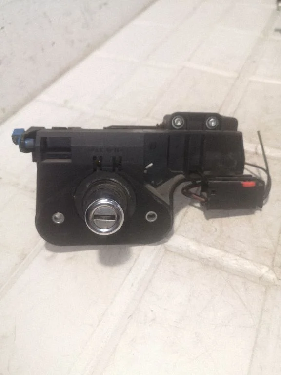 Tailgate exterior lock – Opel Meriva A (2003-2010)