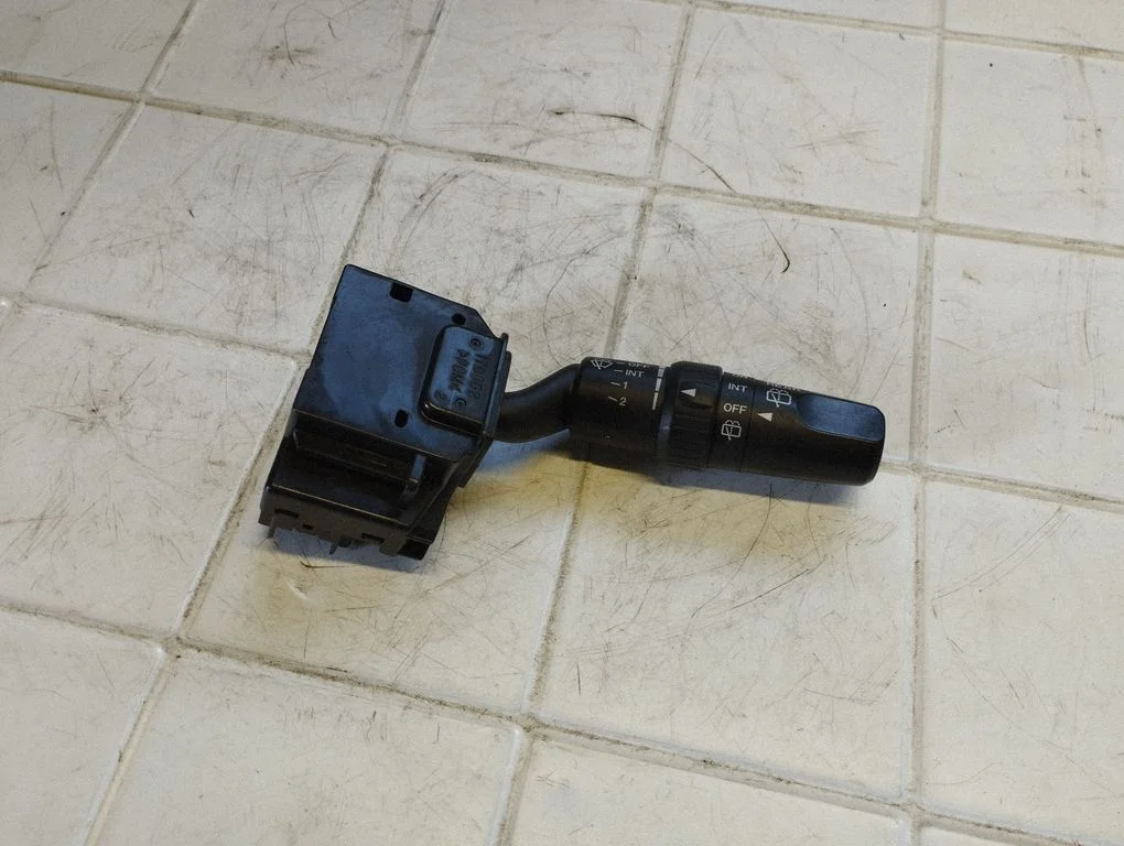 Wiper control stalk 17D682