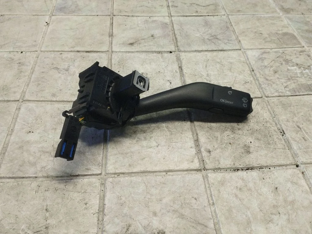 Klaasipuhastite hoob – Seat Altea XL (2004-2015)