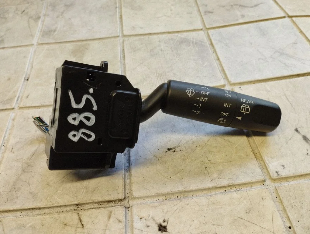 Wiper control stalk 17D682