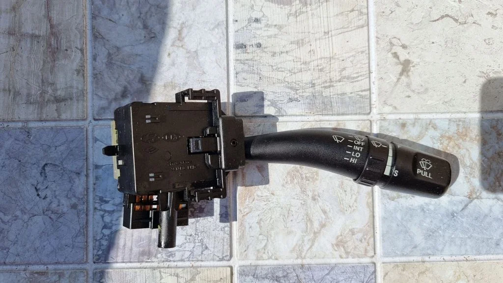 Wiper control stalk 934203K00 – Hyundai Sonata (2006-2015)