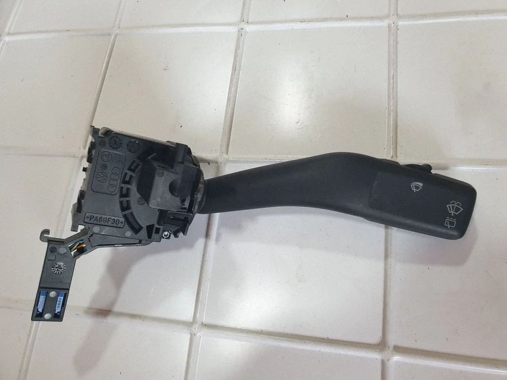 Klaasipuhastite hoob – Seat Altea XL (2004-2015)