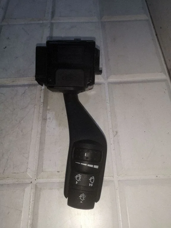 Klaasipuhastite hoob – Ford Focus C-MAX (2003-2010)