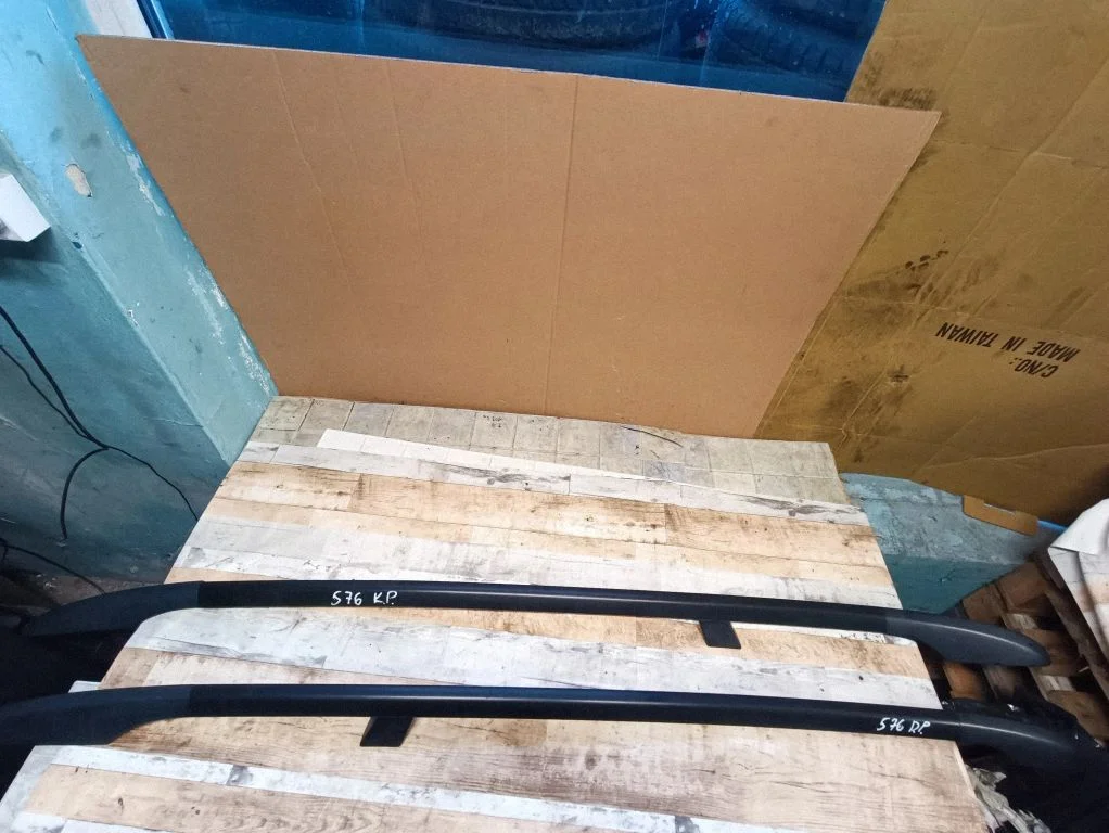 Roof bar rail
