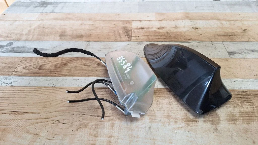Antenn (GPS-antenn) – BMW 7-seeria F01 F02 F03 F04 (2008-2016)