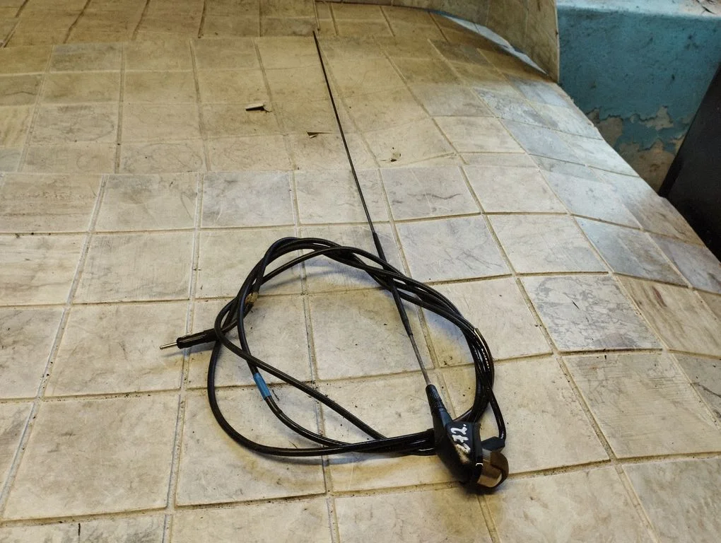 Antena (GPS) – Toyota Avensis T220 (1997-2000)
