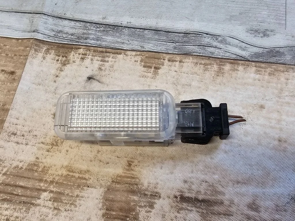 Other interior light 8D94741