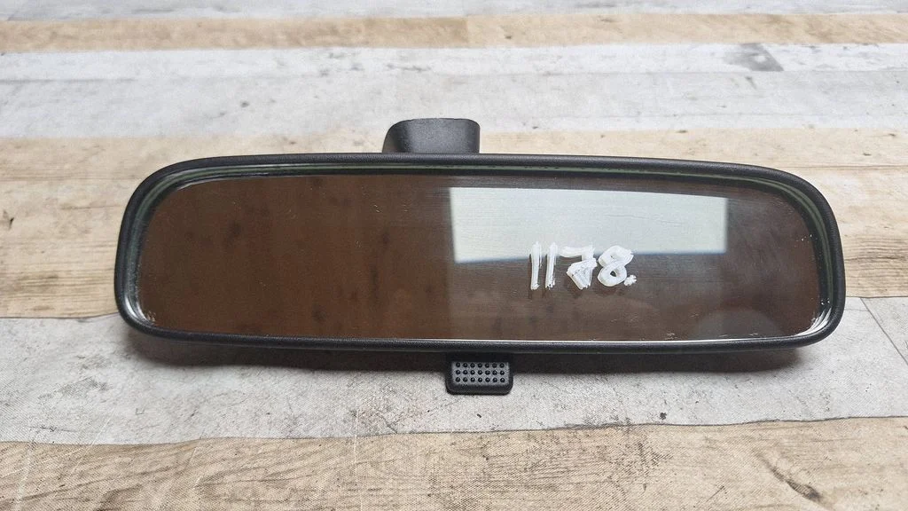 Rear view mirror (interior) E4022197 – Honda FR-V (2004-2009)