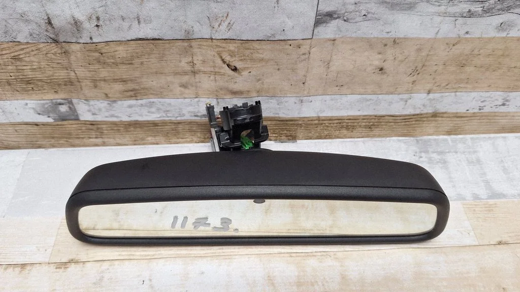 Rear view mirror (interior) 015891