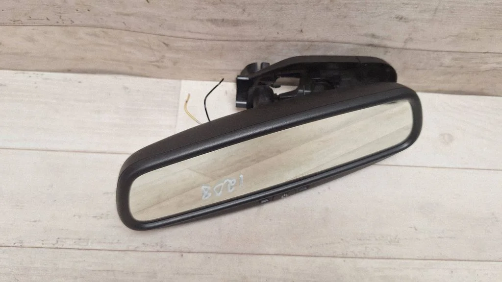 Rear view mirror (interior) 015626