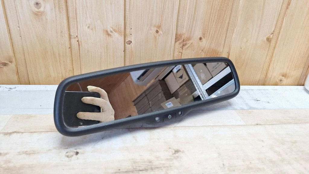 Rear view mirror (interior) 04805572AC