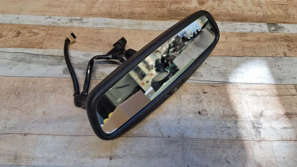 Rear view mirror (interior) – Toyota Corolla Verso AR10 (2004-2009)