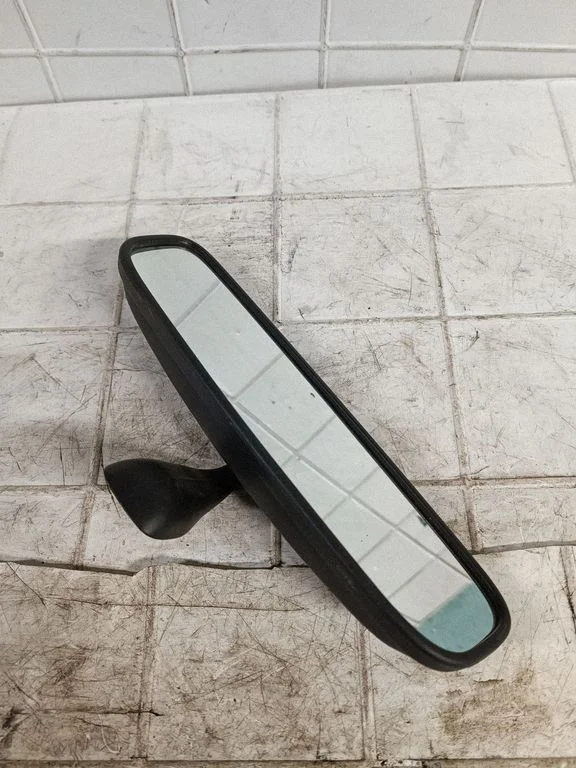 Rear view mirror (interior) 022143