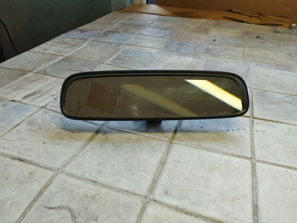 Rear view mirror (interior) 022197