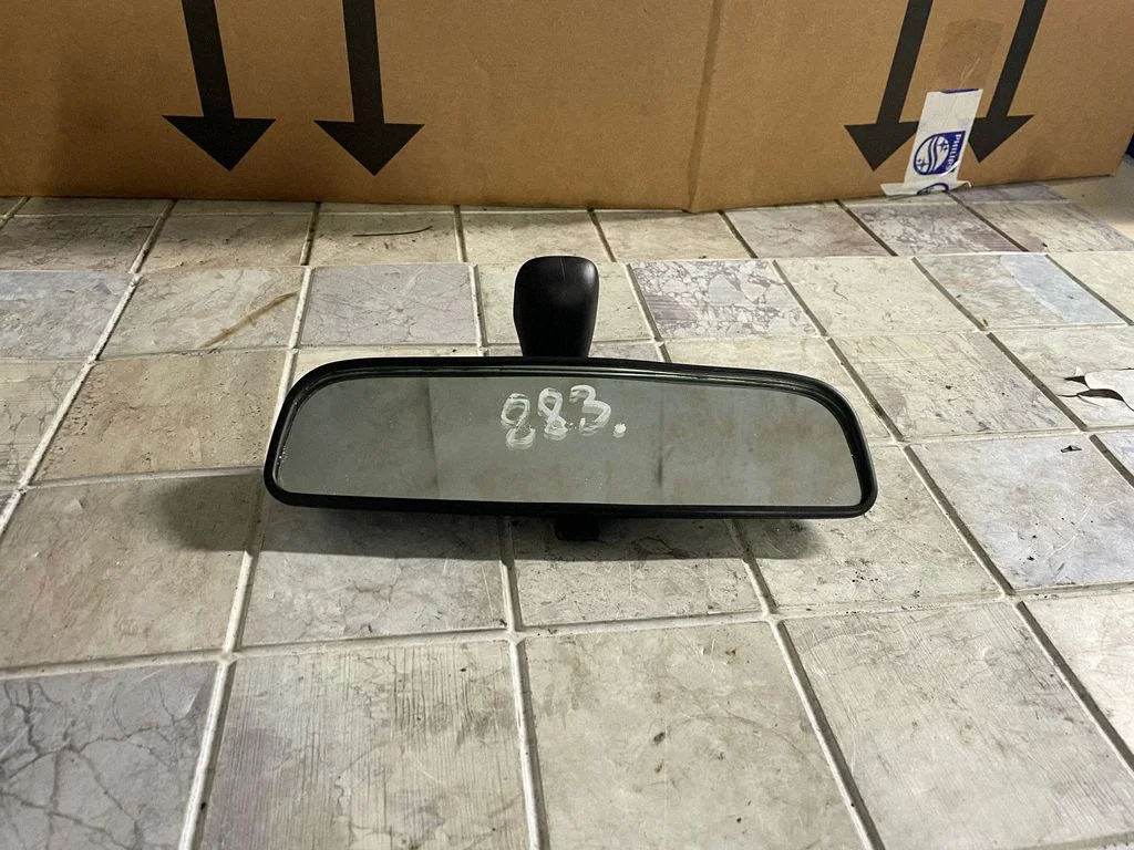 Rear view mirror (interior) 025400