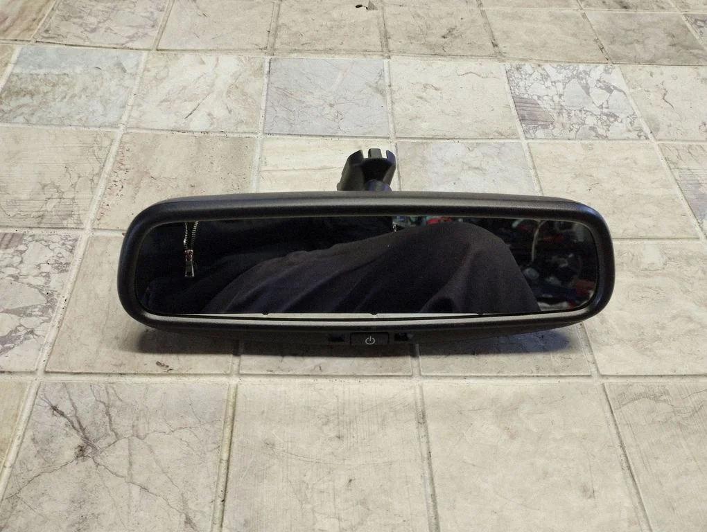 Rear view mirror (interior) – Toyota Corolla Verso AR10 (2004-2009)