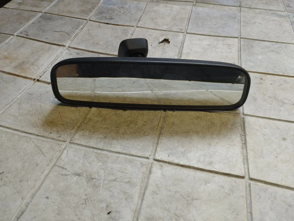 Rear view mirror (interior) 012197