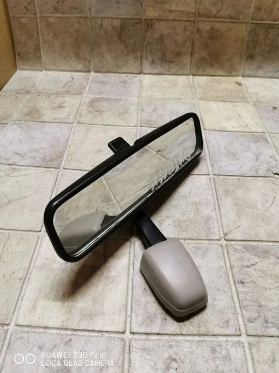 Rear view mirror (interior) 0110100